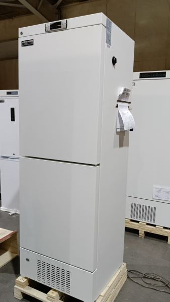 Холодильник комбинированный, 2-8°C/от -10 до -25°C, объем 300 л, вертикальный
